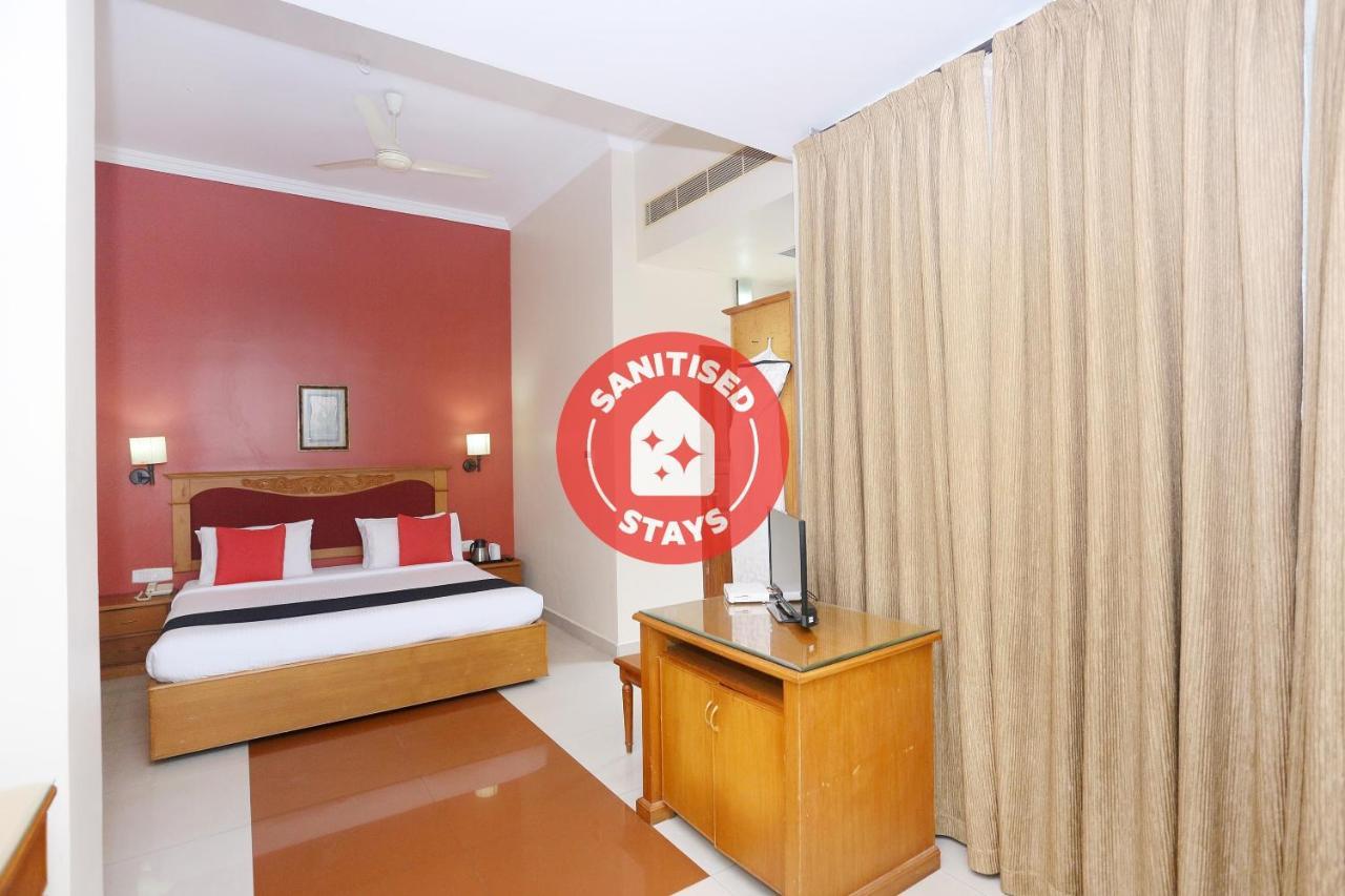 Capital O 45944 Club 7 Hotel Tiruvalla Esterno foto