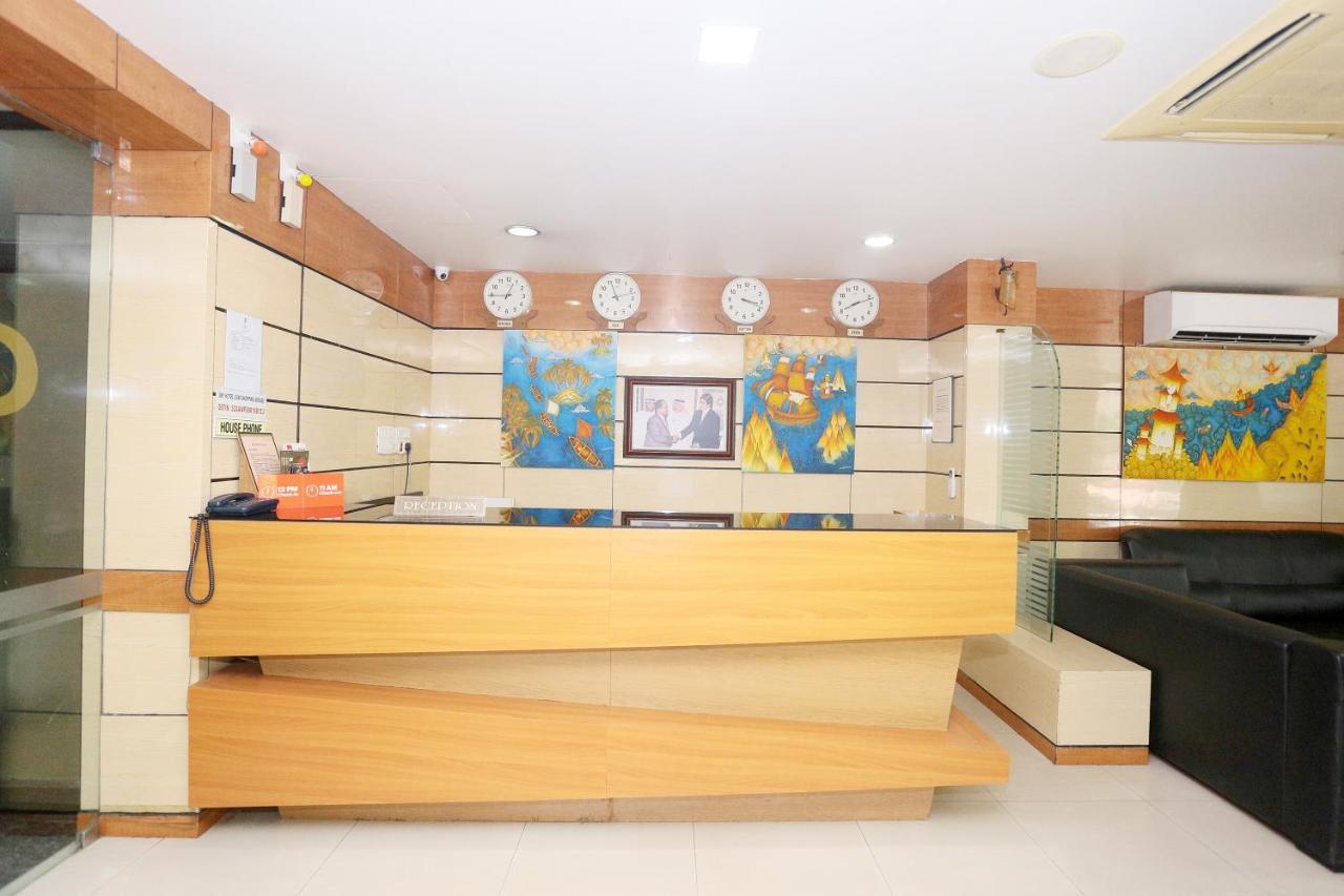Capital O 45944 Club 7 Hotel Tiruvalla Esterno foto
