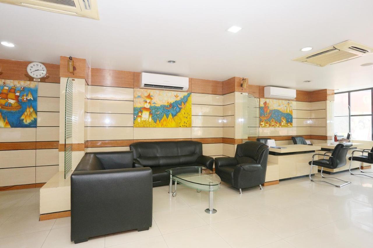 Capital O 45944 Club 7 Hotel Tiruvalla Esterno foto
