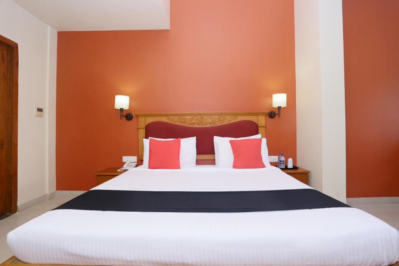 Capital O 45944 Club 7 Hotel Tiruvalla Esterno foto